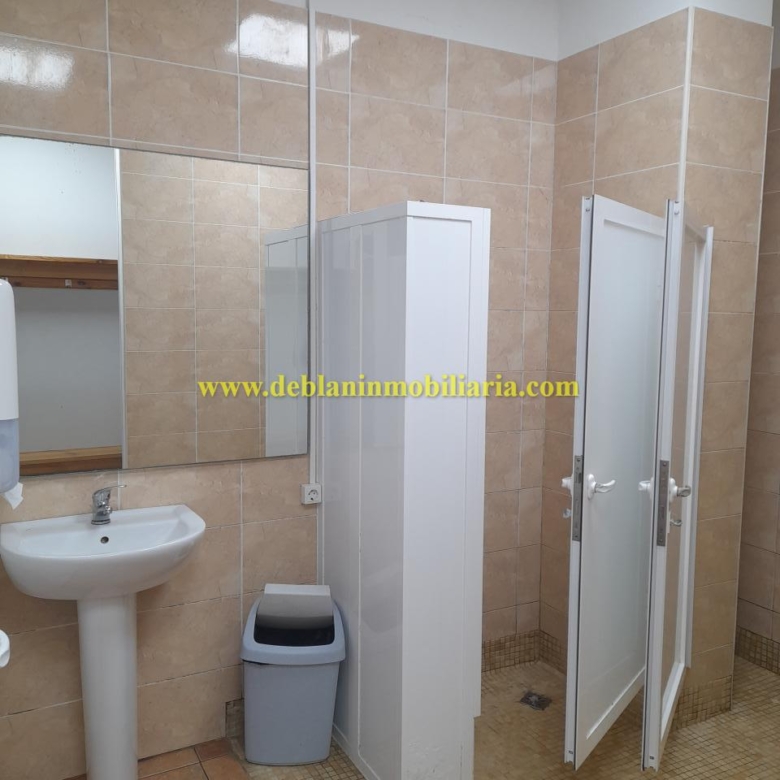 SE ALQUILA LOCAL COMERCIAL DE 200M2 EN GOIAN (TOMIÑO)