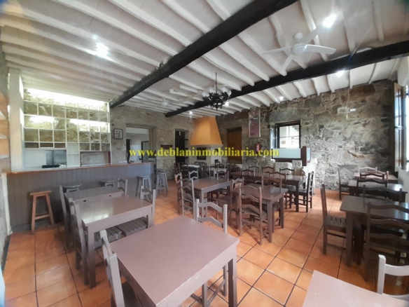 SE ALQUILA  LOCAL DE HOSTELERÍA CON GRAN POTENCIAL EN TUI