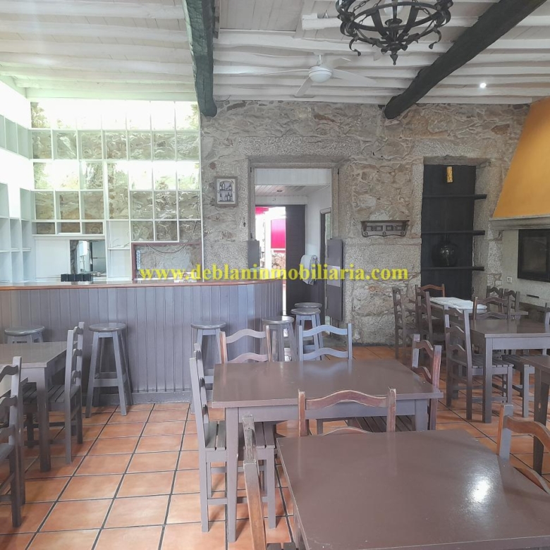 SE ALQUILA  LOCAL DE HOSTELERÍA CON GRAN POTENCIAL EN TUI