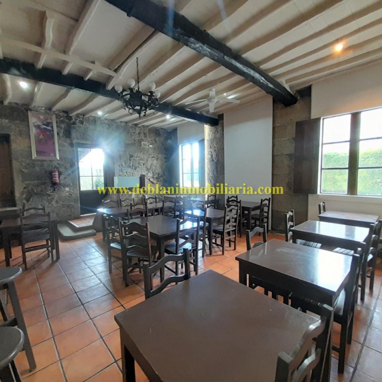 SE ALQUILA  LOCAL DE HOSTELERÍA CON GRAN POTENCIAL EN TUI