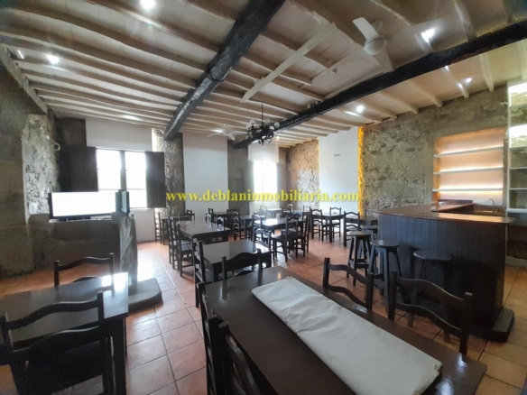 SE ALQUILA  LOCAL DE HOSTELERÍA CON GRAN POTENCIAL EN TUI