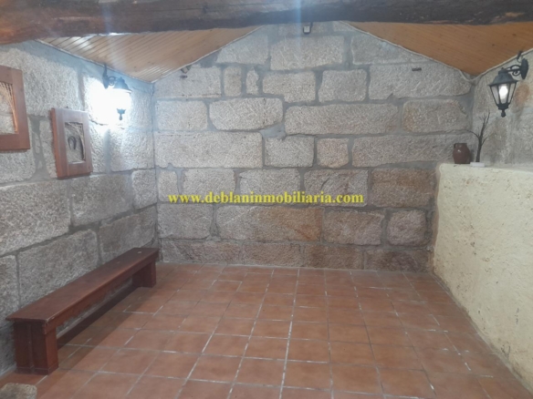 SE ALQUILA  LOCAL DE HOSTELERÍA CON GRAN POTENCIAL EN TUI