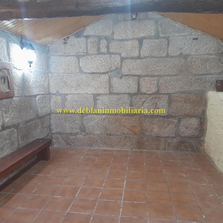 SE ALQUILA  LOCAL DE HOSTELERÍA CON GRAN POTENCIAL EN TUI