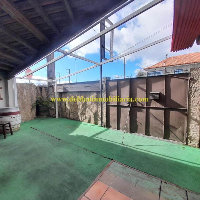 SE ALQUILA  LOCAL DE HOSTELERÍA CON GRAN POTENCIAL EN TUI
