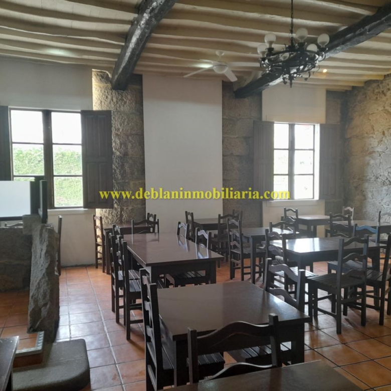 SE ALQUILA  LOCAL DE HOSTELERÍA CON GRAN POTENCIAL EN TUI