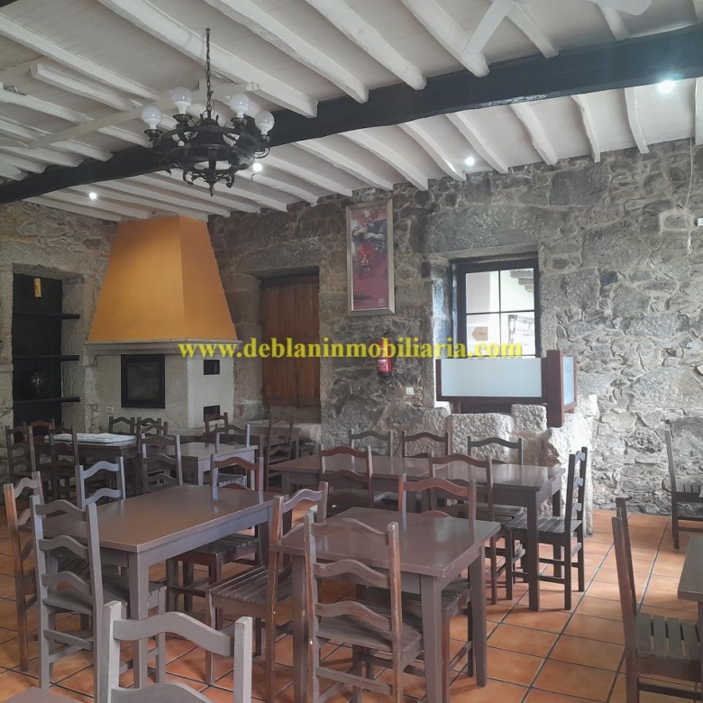 SE ALQUILA  LOCAL DE HOSTELERÍA CON GRAN POTENCIAL EN TUI