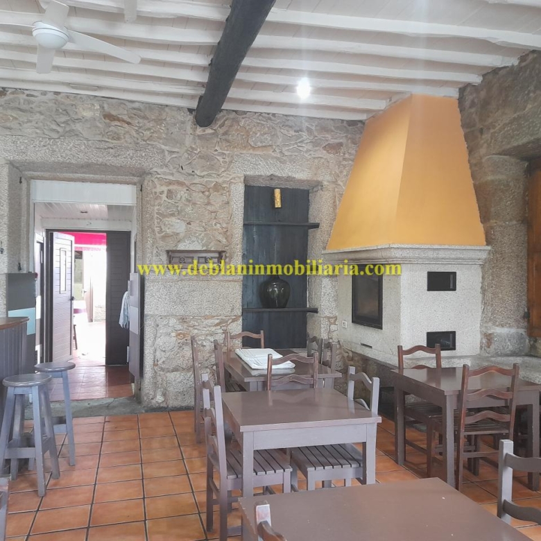 SE ALQUILA  LOCAL DE HOSTELERÍA CON GRAN POTENCIAL EN TUI