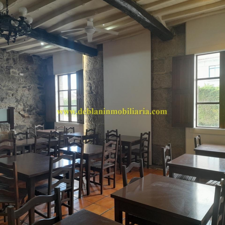 SE ALQUILA  LOCAL DE HOSTELERÍA CON GRAN POTENCIAL EN TUI