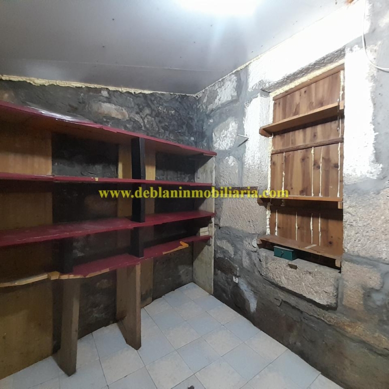 SE ALQUILA  LOCAL DE HOSTELERÍA CON GRAN POTENCIAL EN TUI