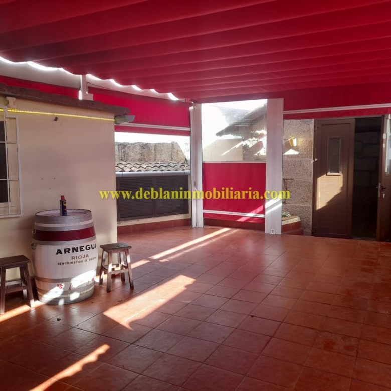 SE ALQUILA  LOCAL DE HOSTELERÍA CON GRAN POTENCIAL EN TUI