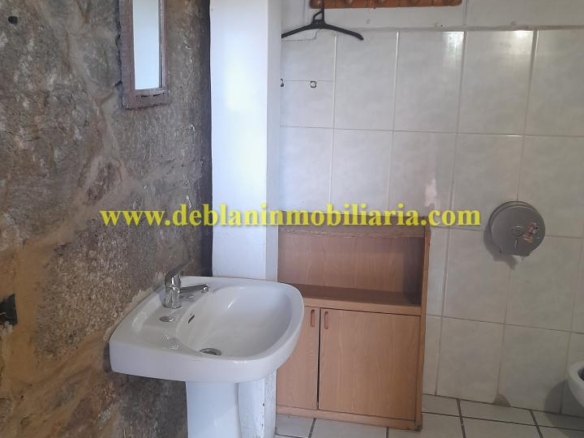 SE ALQUILA  LOCAL DE HOSTELERÍA CON GRAN POTENCIAL EN TUI