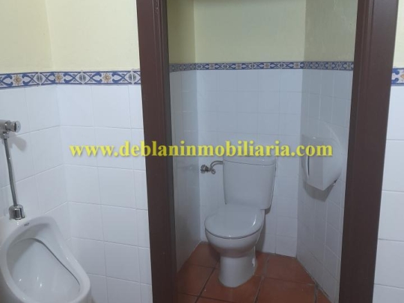 SE ALQUILA  LOCAL DE HOSTELERÍA CON GRAN POTENCIAL EN TUI