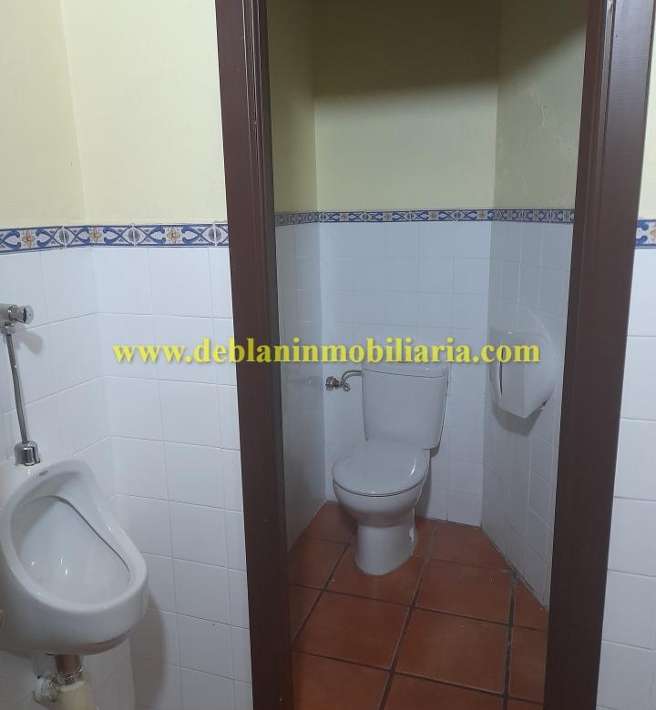 SE ALQUILA  LOCAL DE HOSTELERÍA CON GRAN POTENCIAL EN TUI