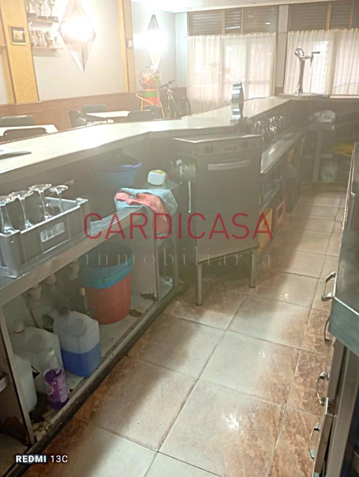 177339783415000028999_177314619155 Se alquila amplia cafetería en pleno funcionamiento.