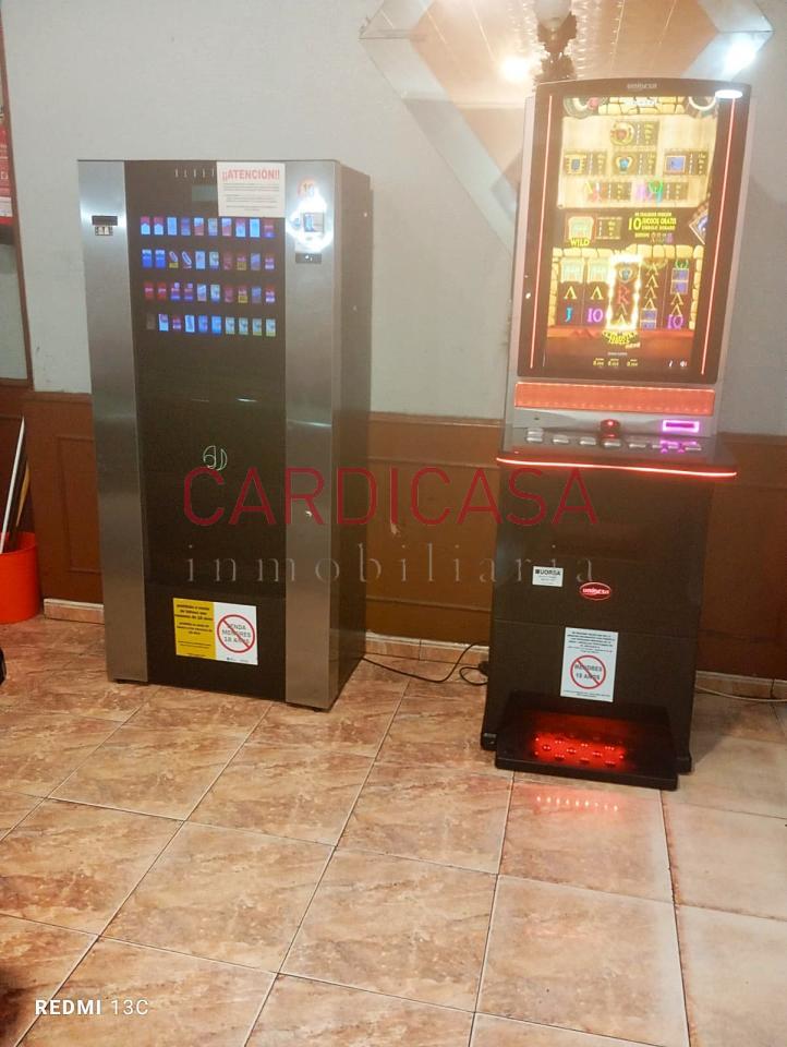 177339783638100028999_177314619066 Se alquila amplia cafetería en pleno funcionamiento.