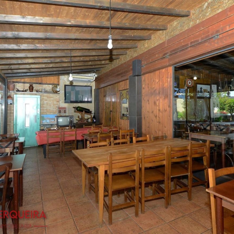 ¡VIVE, EMPRENDE O INVIERTE! CASA DE PIEDRA CON PISCINA Y AMPLIA FINCA EN TOMIÑO