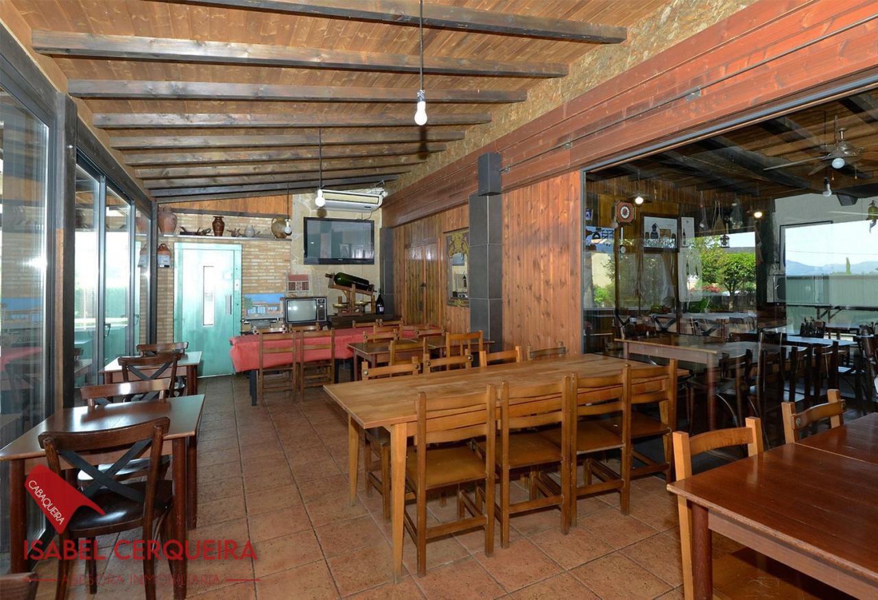 ¡VIVE, EMPRENDE O INVIERTE! CASA DE PIEDRA CON PISCINA Y AMPLIA FINCA EN TOMIÑO