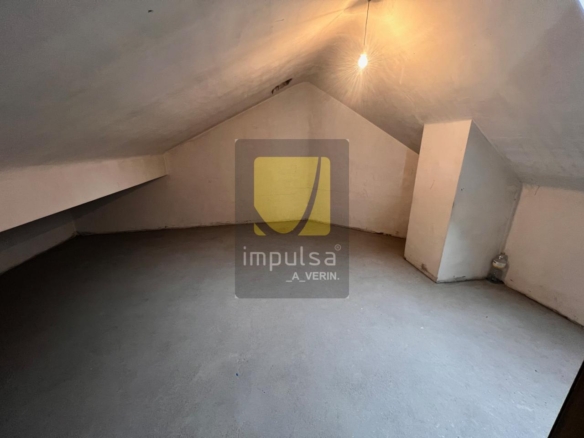 VENTA DE BUHARDILLAEN CALLE JOSE SANTAMARINA- VERÍN