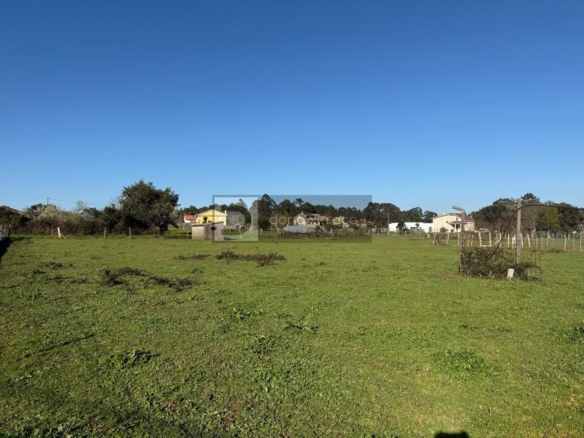 Parcela urbanizable 2.569 m² con proyecto, sótano y piscina en Goián (Tomiño)