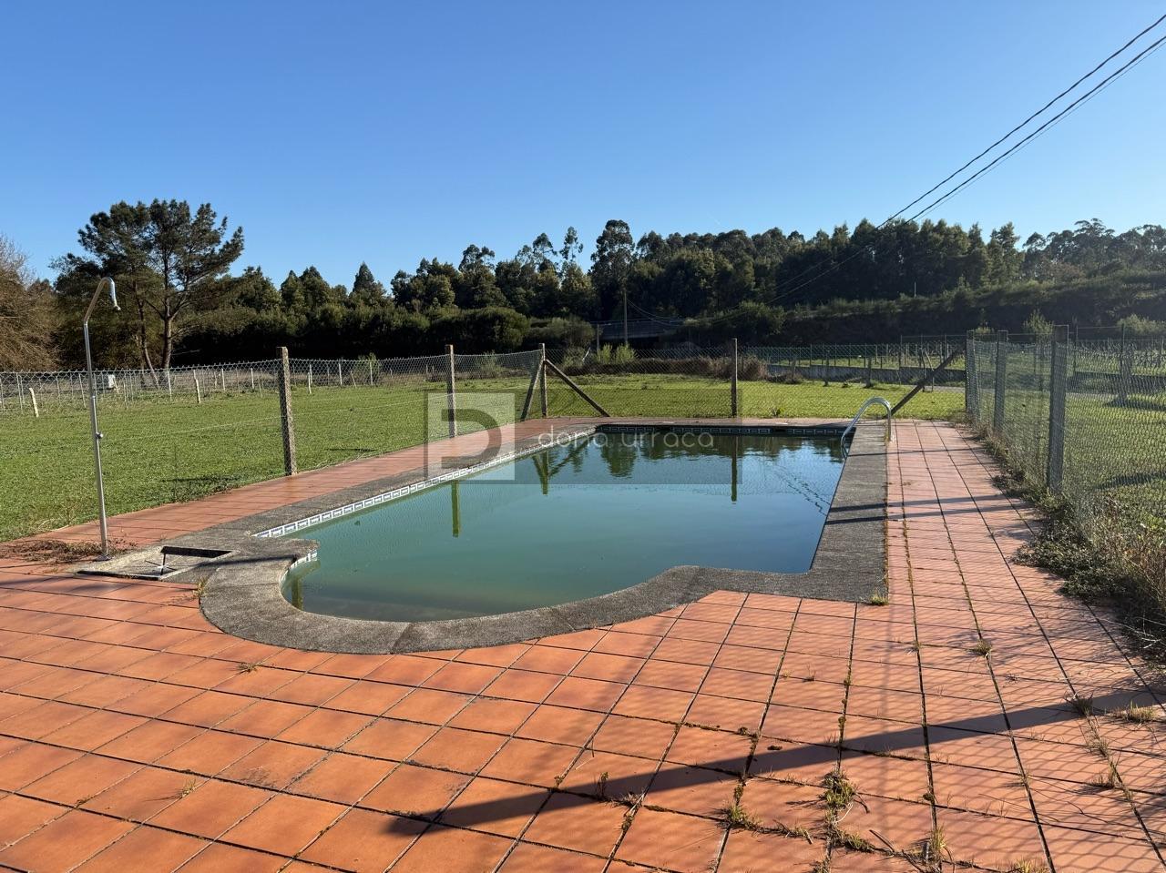 177383765262800010701_177383461344 Parcela urbanizable 2.569 m² con proyecto, sótano y piscina en Goián (Tomiño)