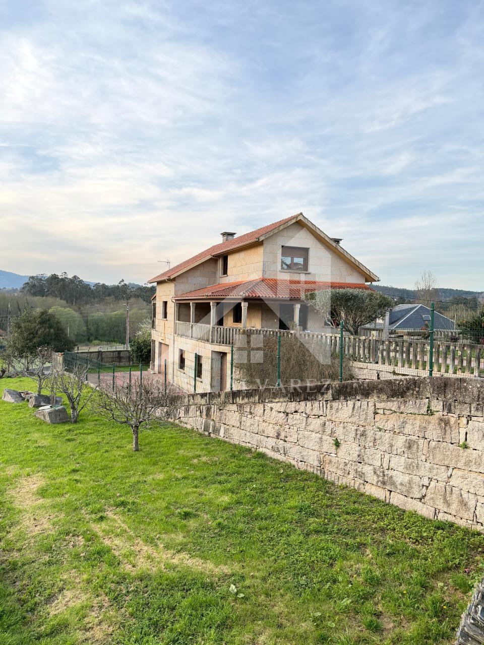 177396286071700044159_177395793405 SE VENDE IMPRESIONANTE CASA DE PIEDRA EN MOURENTE ZONA DEL LICEO CASINO MERCANTIL PRÓXIMA A LA CIUDAD DE PONTEVEDRA