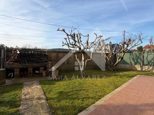 SE VENDE  IMPRESIONANTE CASA DE PIEDRA EN MOURENTE ZONA DEL LICEO CASINO MERCANTIL PRÓXIMA A LA CIUDAD DE PONTEVEDRA