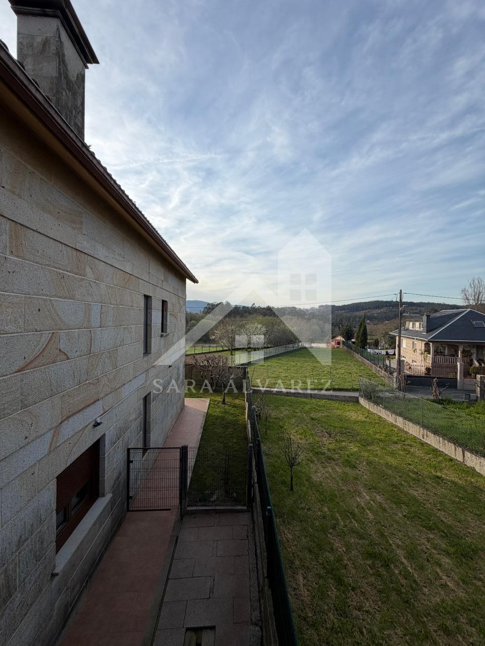 177396286451200044159_177395795014 SE VENDE IMPRESIONANTE CASA DE PIEDRA EN MOURENTE ZONA DEL LICEO CASINO MERCANTIL PRÓXIMA A LA CIUDAD DE PONTEVEDRA