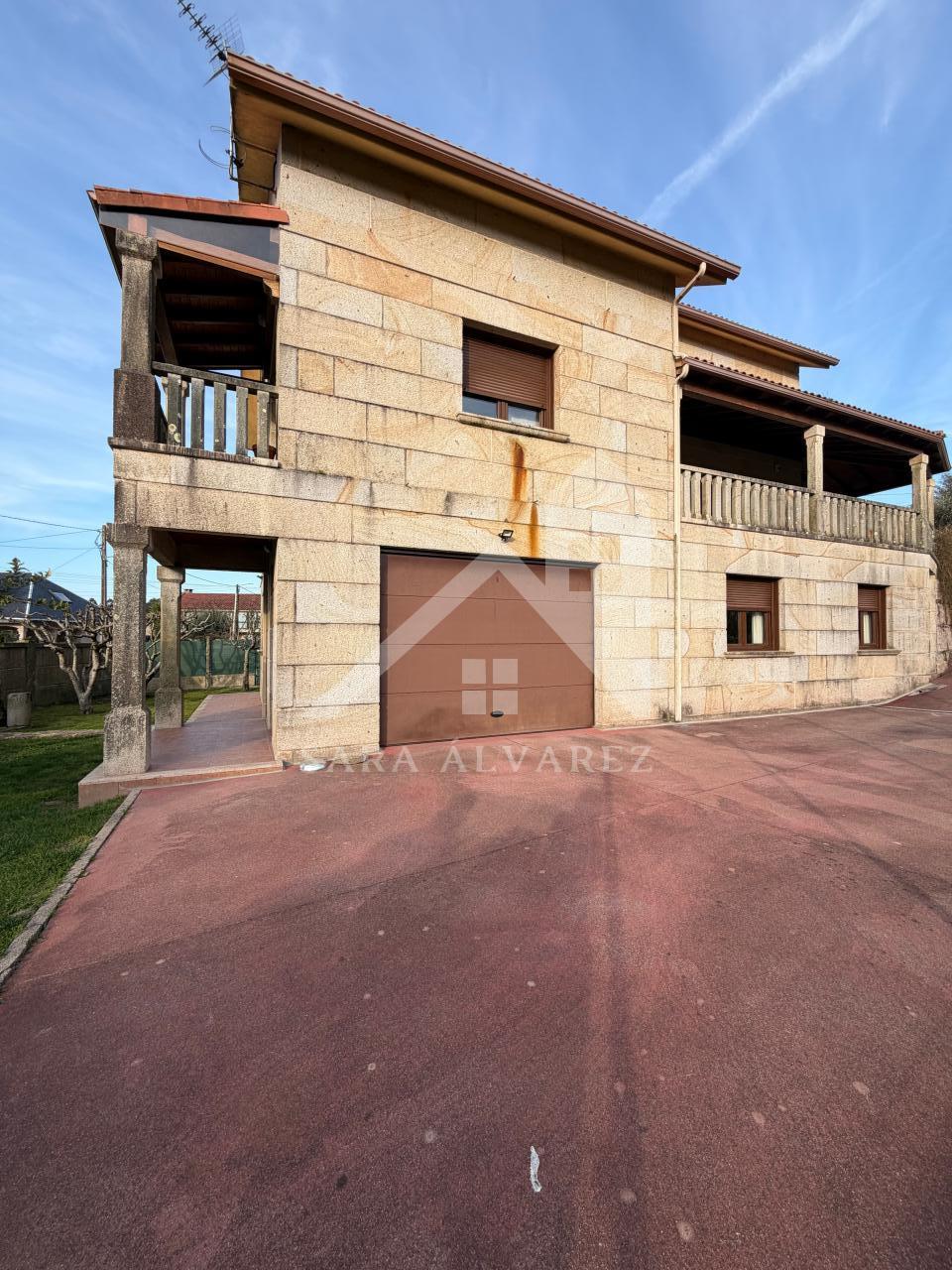 177396286557400044159_177395796942 SE VENDE IMPRESIONANTE CASA DE PIEDRA EN MOURENTE ZONA DEL LICEO CASINO MERCANTIL PRÓXIMA A LA CIUDAD DE PONTEVEDRA