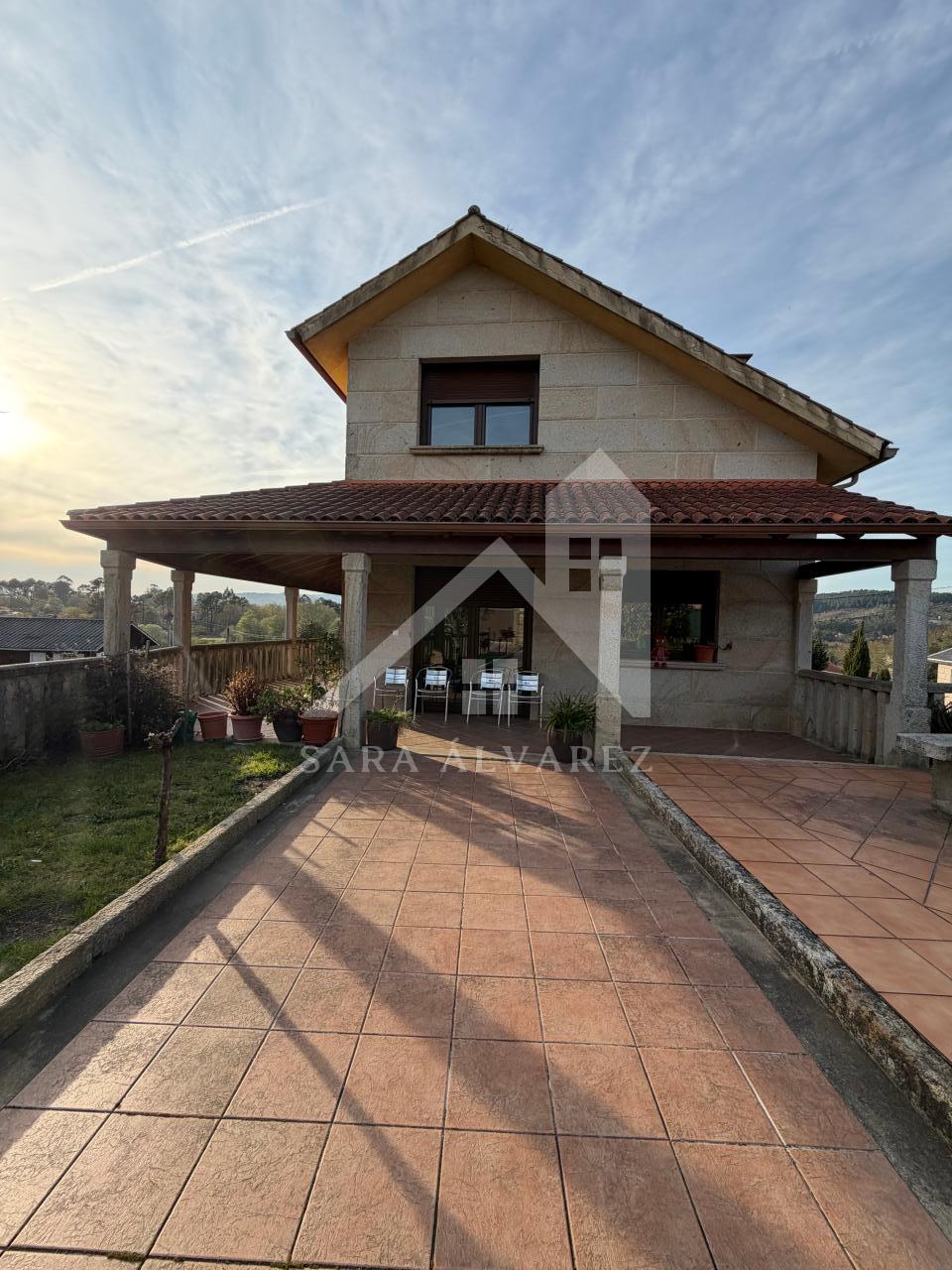 177396286782100044159_177395796076 SE VENDE IMPRESIONANTE CASA DE PIEDRA EN MOURENTE ZONA DEL LICEO CASINO MERCANTIL PRÓXIMA A LA CIUDAD DE PONTEVEDRA