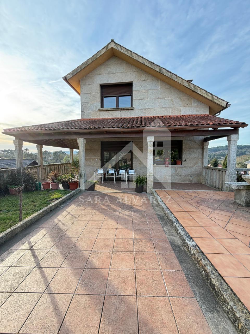 177396286895100044159_177395795435 SE VENDE IMPRESIONANTE CASA DE PIEDRA EN MOURENTE ZONA DEL LICEO CASINO MERCANTIL PRÓXIMA A LA CIUDAD DE PONTEVEDRA