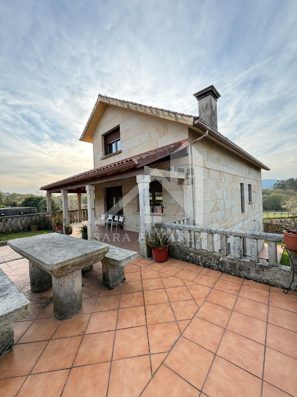 177396286920500044159_177395795217 SE VENDE IMPRESIONANTE CASA DE PIEDRA EN MOURENTE ZONA DEL LICEO CASINO MERCANTIL PRÓXIMA A LA CIUDAD DE PONTEVEDRA