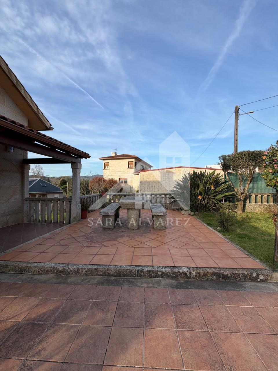 177396286956700044159_177395795873 SE VENDE IMPRESIONANTE CASA DE PIEDRA EN MOURENTE ZONA DEL LICEO CASINO MERCANTIL PRÓXIMA A LA CIUDAD DE PONTEVEDRA