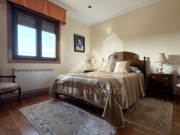 SE VENDE  IMPRESIONANTE CASA DE PIEDRA EN MOURENTE ZONA DEL LICEO CASINO MERCANTIL PRÓXIMA A LA CIUDAD DE PONTEVEDRA
