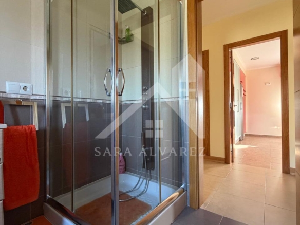 SE VENDE  IMPRESIONANTE CASA DE PIEDRA EN MOURENTE ZONA DEL LICEO CASINO MERCANTIL PRÓXIMA A LA CIUDAD DE PONTEVEDRA