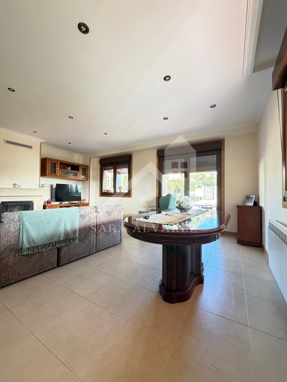 177396288512600044159_177395939593 SE VENDE IMPRESIONANTE CASA DE PIEDRA EN MOURENTE ZONA DEL LICEO CASINO MERCANTIL PRÓXIMA A LA CIUDAD DE PONTEVEDRA