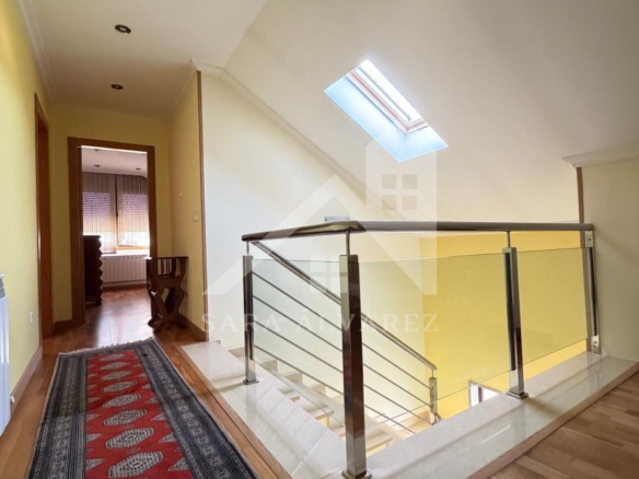 SE VENDE  IMPRESIONANTE CASA DE PIEDRA EN MOURENTE ZONA DEL LICEO CASINO MERCANTIL PRÓXIMA A LA CIUDAD DE PONTEVEDRA