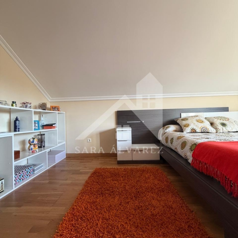 SE VENDE  IMPRESIONANTE CASA DE PIEDRA EN MOURENTE ZONA DEL LICEO CASINO MERCANTIL PRÓXIMA A LA CIUDAD DE PONTEVEDRA