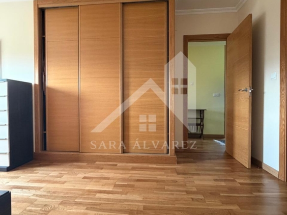 SE VENDE  IMPRESIONANTE CASA DE PIEDRA EN MOURENTE ZONA DEL LICEO CASINO MERCANTIL PRÓXIMA A LA CIUDAD DE PONTEVEDRA