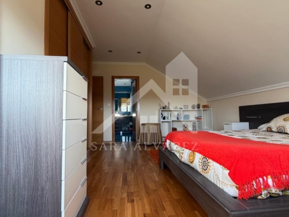 SE VENDE  IMPRESIONANTE CASA DE PIEDRA EN MOURENTE ZONA DEL LICEO CASINO MERCANTIL PRÓXIMA A LA CIUDAD DE PONTEVEDRA