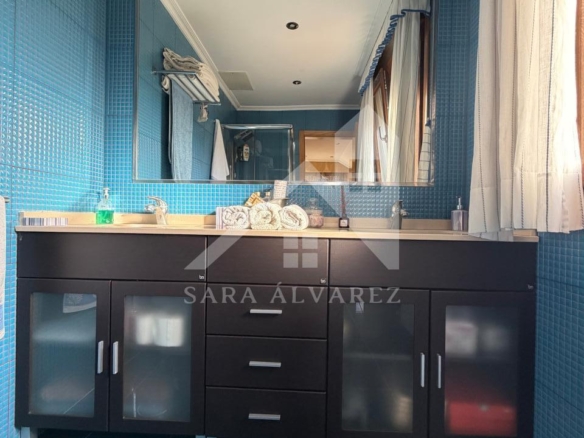 SE VENDE  IMPRESIONANTE CASA DE PIEDRA EN MOURENTE ZONA DEL LICEO CASINO MERCANTIL PRÓXIMA A LA CIUDAD DE PONTEVEDRA