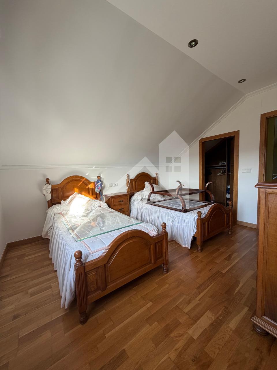 177396289440800044159_177395967498 SE VENDE IMPRESIONANTE CASA DE PIEDRA EN MOURENTE ZONA DEL LICEO CASINO MERCANTIL PRÓXIMA A LA CIUDAD DE PONTEVEDRA