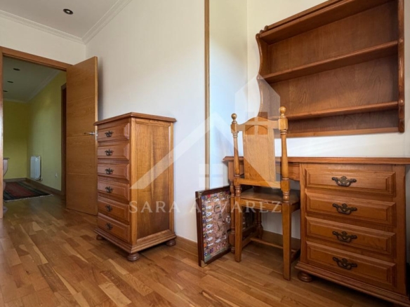 SE VENDE  IMPRESIONANTE CASA DE PIEDRA EN MOURENTE ZONA DEL LICEO CASINO MERCANTIL PRÓXIMA A LA CIUDAD DE PONTEVEDRA