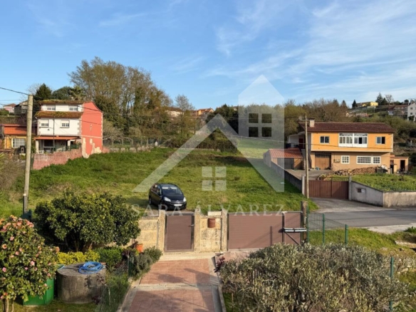 SE VENDE  IMPRESIONANTE CASA DE PIEDRA EN MOURENTE ZONA DEL LICEO CASINO MERCANTIL PRÓXIMA A LA CIUDAD DE PONTEVEDRA