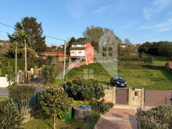 SE VENDE  IMPRESIONANTE CASA DE PIEDRA EN MOURENTE ZONA DEL LICEO CASINO MERCANTIL PRÓXIMA A LA CIUDAD DE PONTEVEDRA