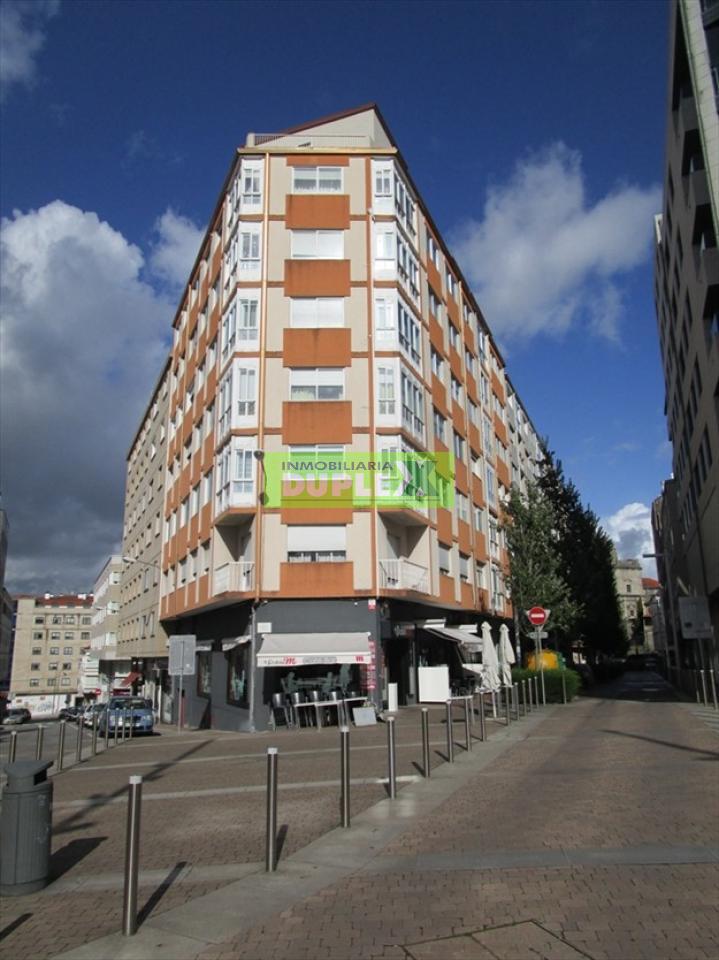 177410027944700029041_177409987220 Impulsa tu negocio con este local en venta en Pontevedra