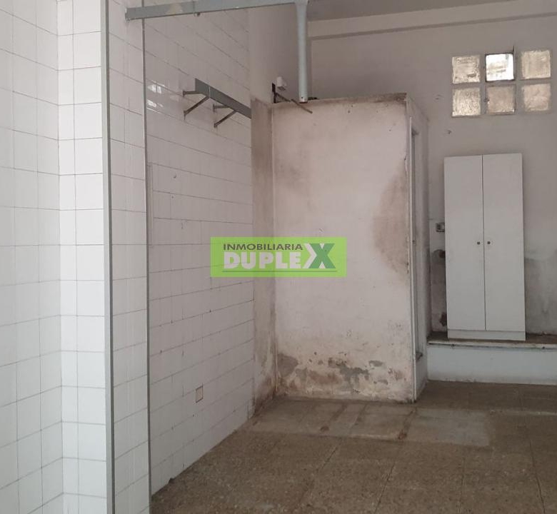 Impulsa tu negocio con este local en venta en Pontevedra