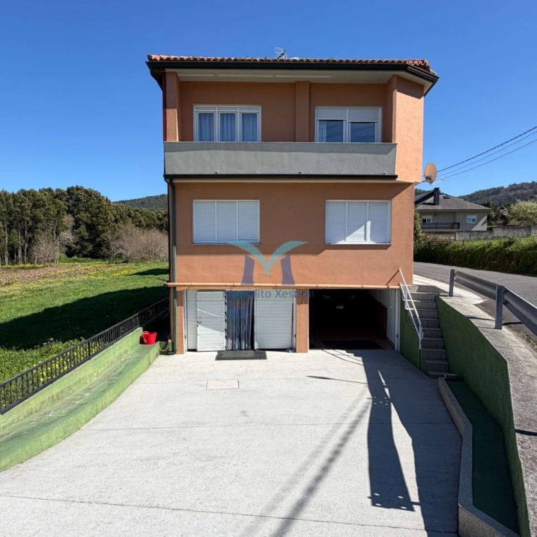 ?Oportunidad en Brens: casa de 337 m², amueblada, con garaje y varias viviendas”