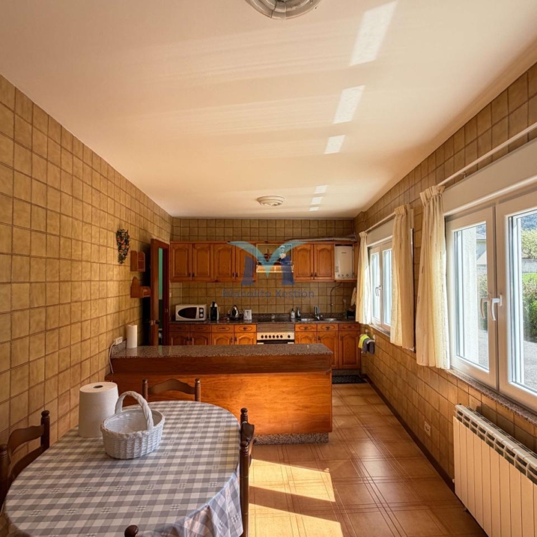 ?Oportunidad en Brens: casa de 337 m², amueblada, con garaje y varias viviendas”