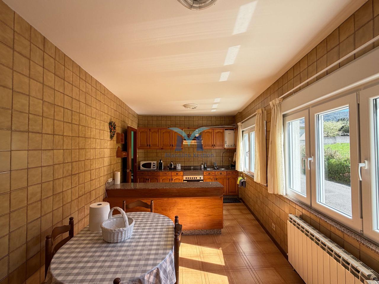 177429374136600044185_177429242158 ?Oportunidad en Brens: casa de 337 m², amueblada, con garaje y varias viviendas”