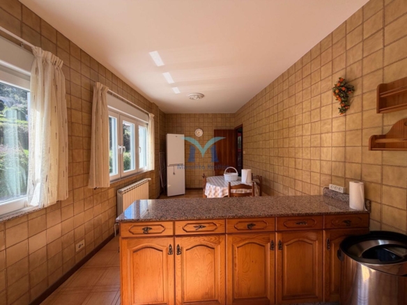 ?Oportunidad en Brens: casa de 337 m², amueblada, con garaje y varias viviendas”